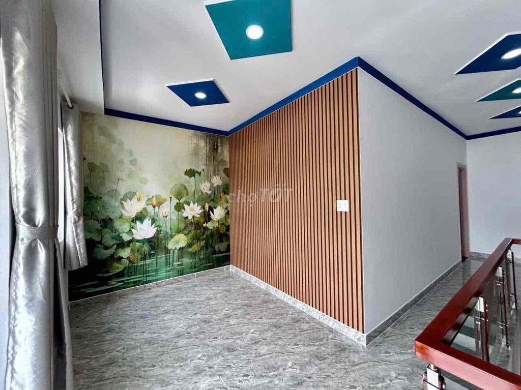 nhà ngộp cần bán gấp , ngay trung tâm