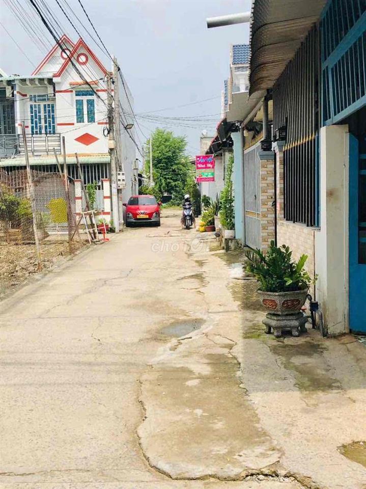 NHÀ CẦN GIUỘC - LONG AN