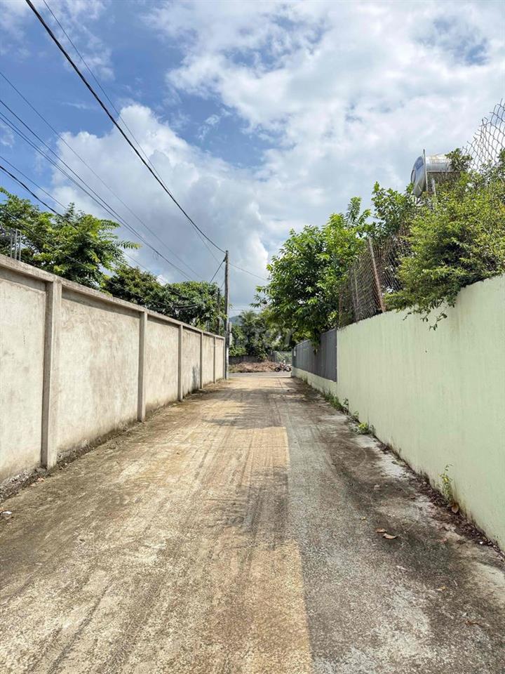 4700m2 CÓ 300m2 THỔ CƯ HẺM ÔTÔ GẦN TRUNG TÂM TP BMT