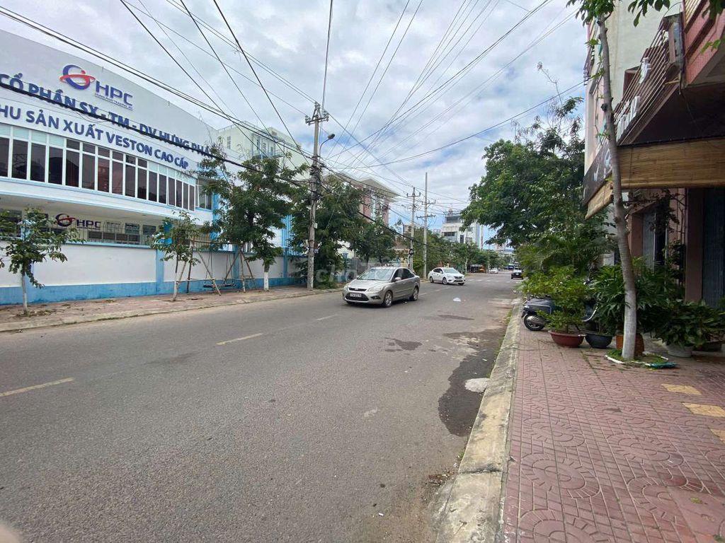 Bán nhà mặt tiền gần biển, khu du lịch bến xe, siêu thị