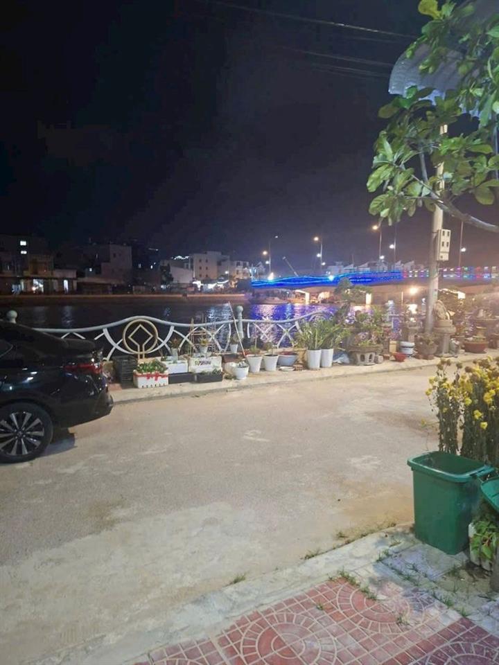 Bán 3 mê nguyên view trực diện sông ngang 5m siêu đẹp 