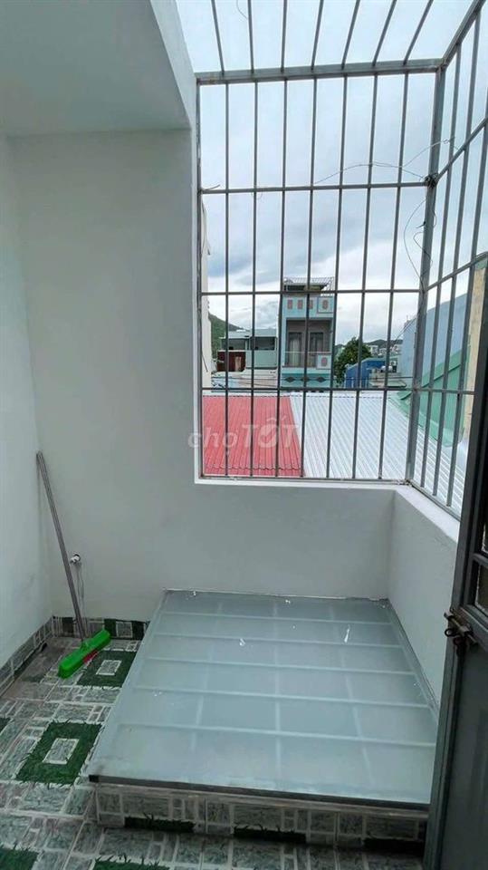 nhà 2 tầng mặt tiền Khu Xuân Thủy giá 2 tỷ 970 triệu