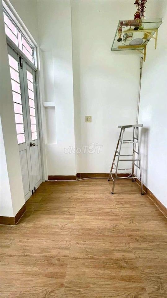  nhà 2 tầng mặt tiền Khu Xuân Thủy giá 2 tỷ 970 triệu