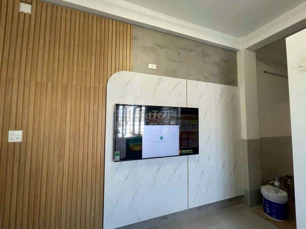 Bán nhà 5 tầng Nguyễn Thái Học có thang máy 8 ,360 tỷ 