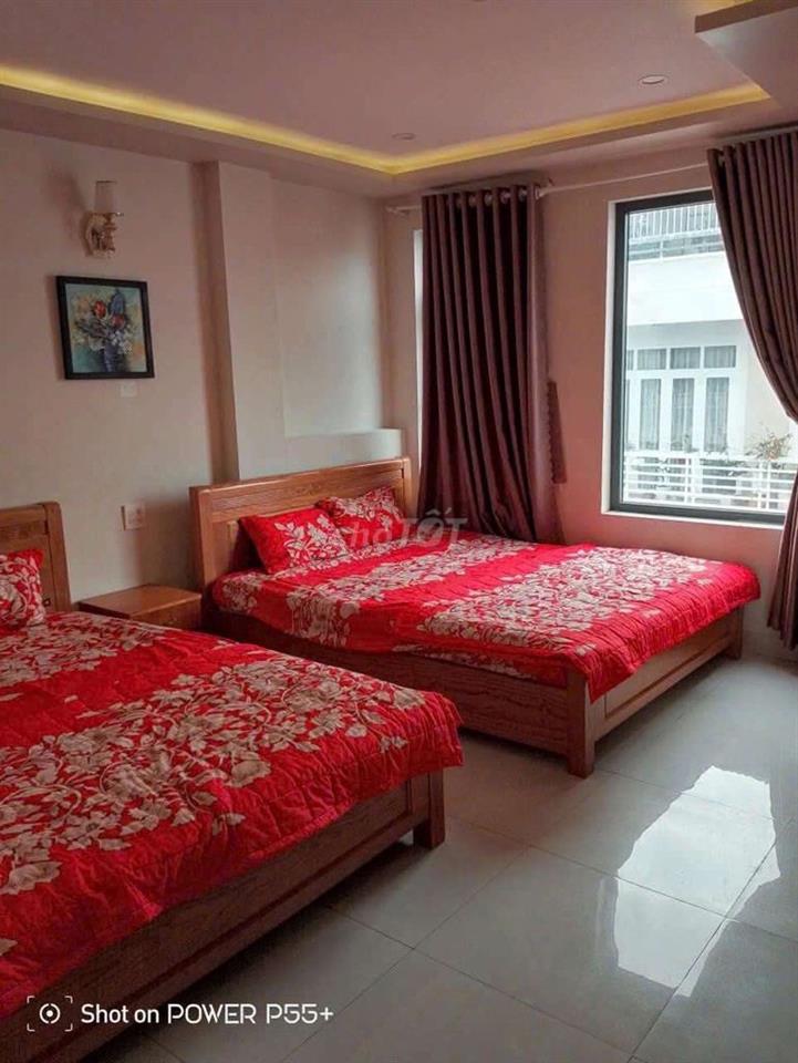 Bán khách sạn 7 tầng cách biển An Dương Vương Quy Nhơn 300