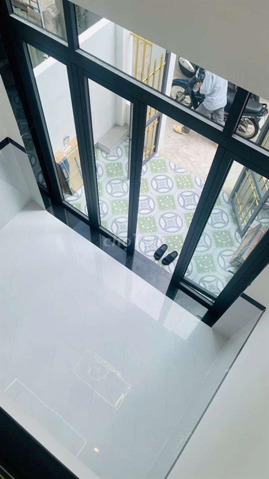 Bán nhà 2 tầng mới 100% cách biển chỉ 200m 