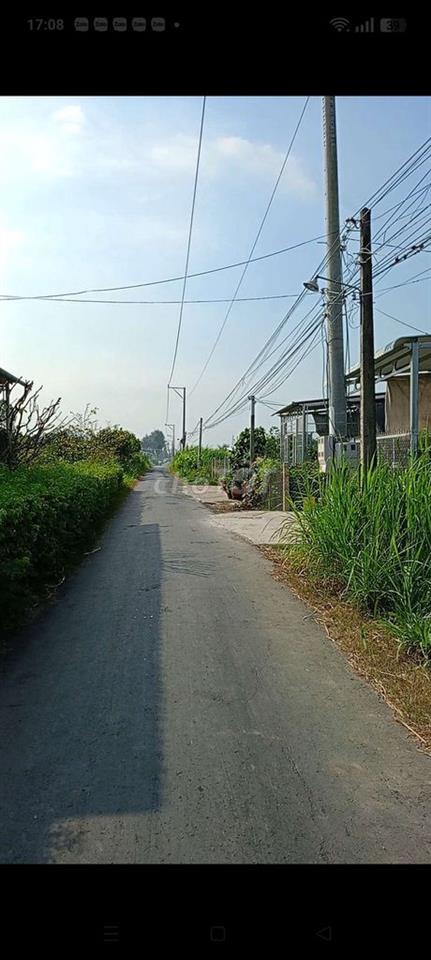kẹt tiền bán đất vườn có 210 m thổ cư, gần chợ trường học và ủy ban