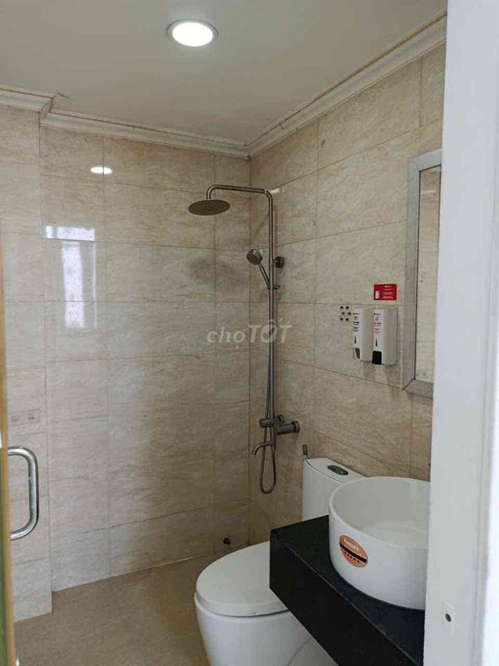 cần pass phòng do ở 3 ng khá bất tiện hợp đồng còn 11 tháng