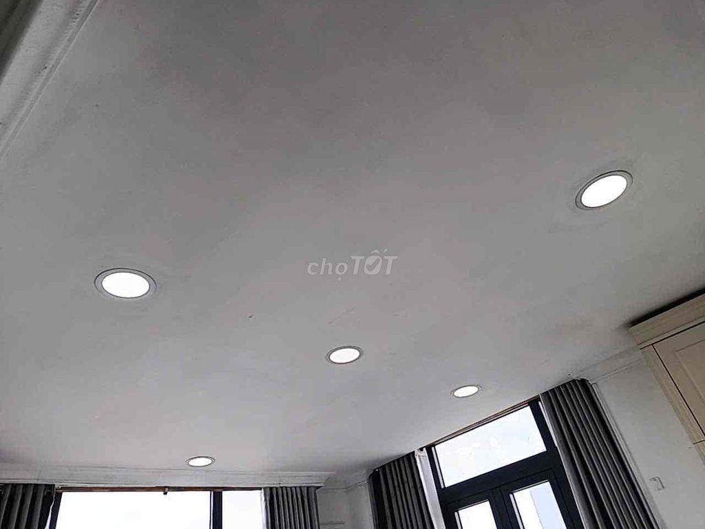 cần pass phòng do ở 3 ng khá bất tiện hợp đồng còn 11 tháng