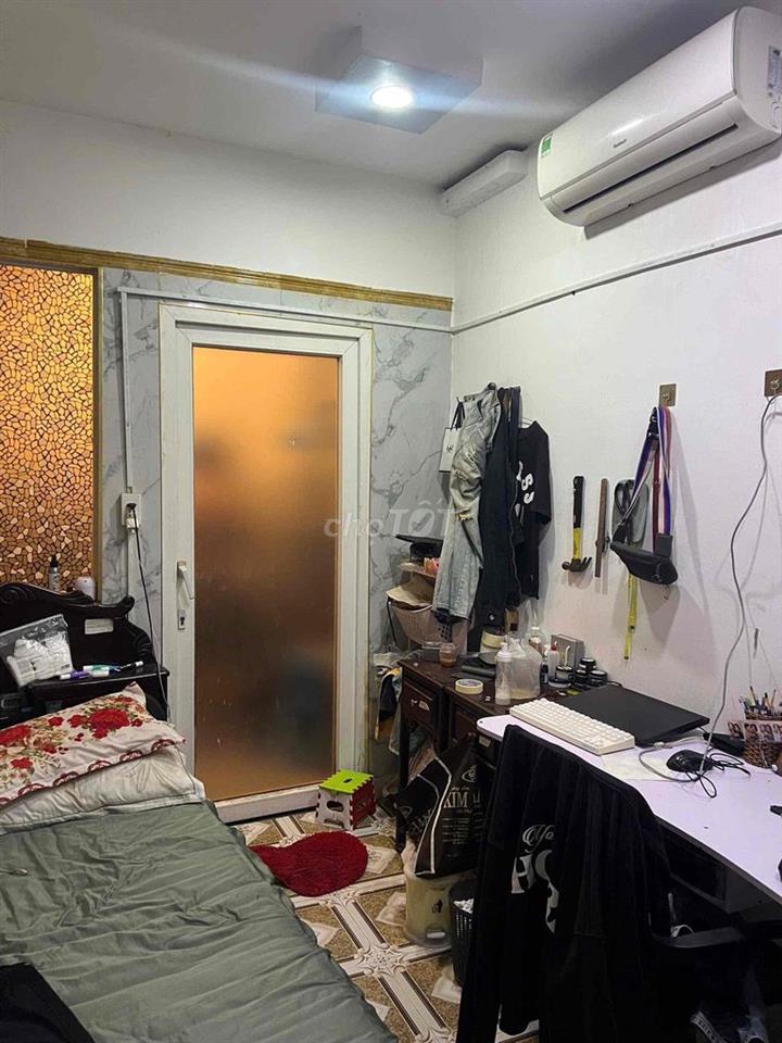 Mình cần pass phòng này vì có việc ở quê