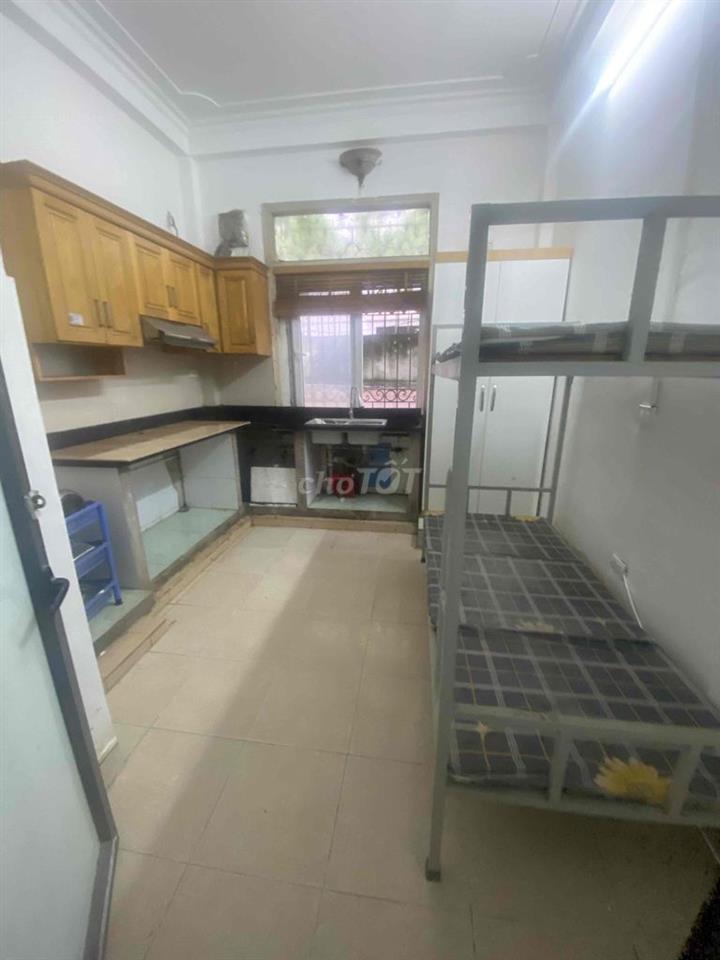 Cho thuê phòng trọ ngõ 2 Nguyễn Khánh Toàn, giá thuê : 2.4 tr