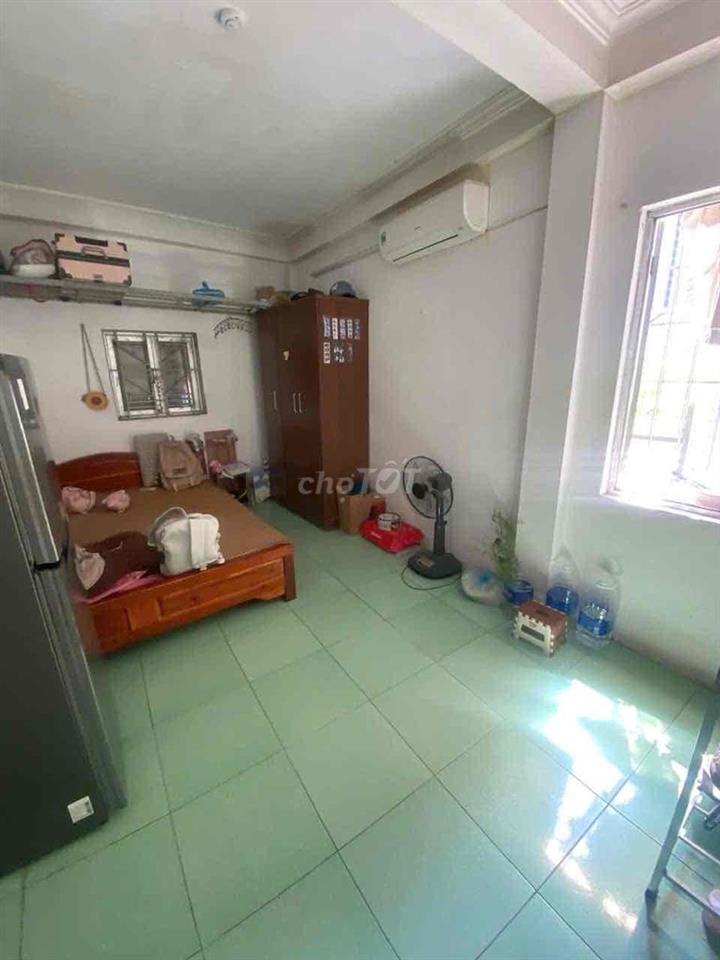 Phòng  ngõ 495 số 45  Nguyễn trãi hoặc đi ngõ 49 số 45 triều khúc