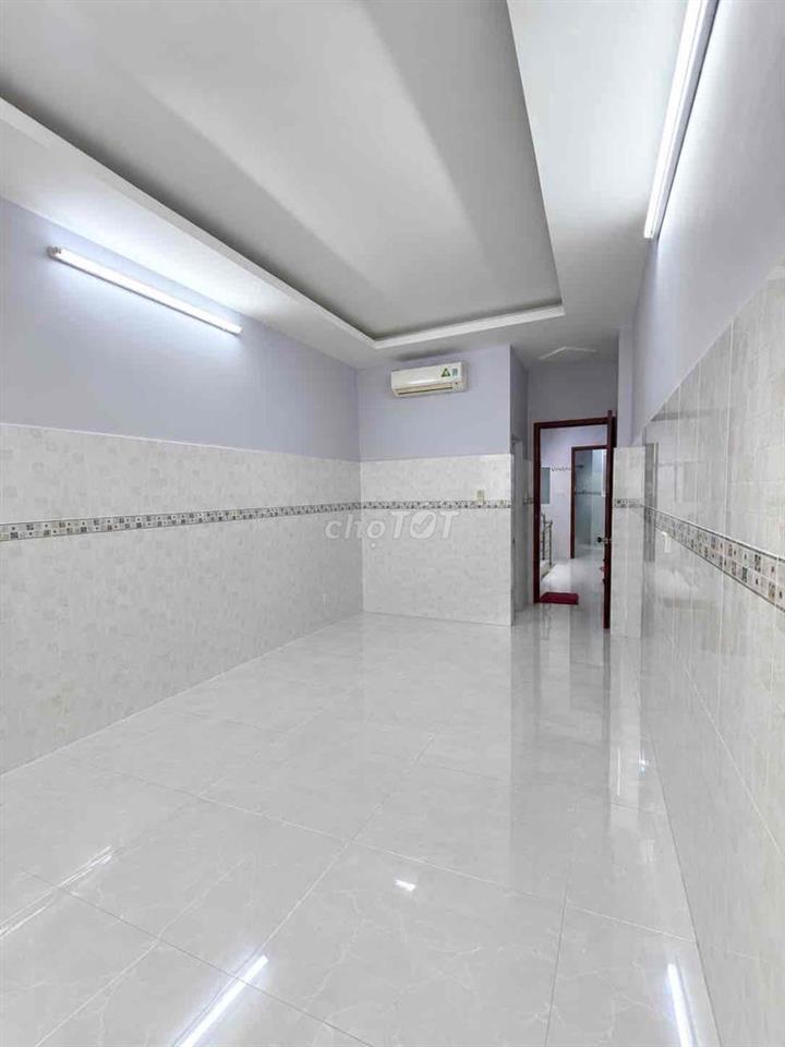CHO NỮ THUÊ - BAO ĐIỆN NƯỚC - GẦN ĐH NGUYỄN TẤT THÀNH