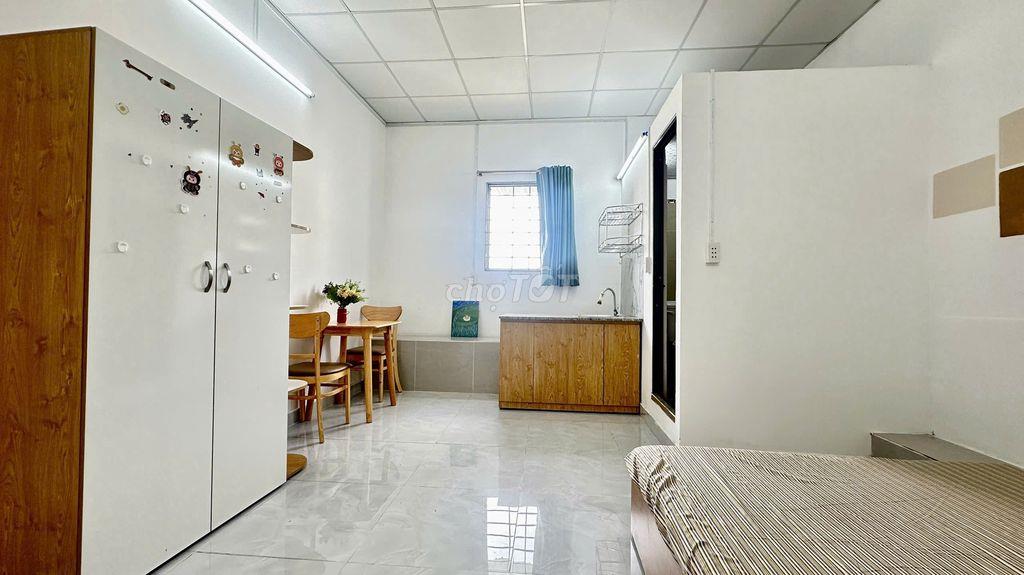 CHO THUÊ CĂN HỘ 1PN 35M² – CỬA SỔ LỚN – MÁY GIẶT RIÊNG QUẬN 10