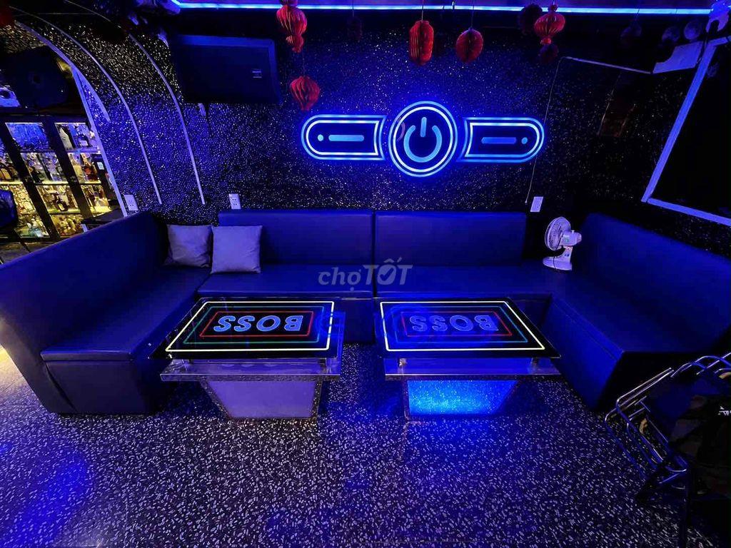 SANG NHƯỢNG QUẦY BAR + QUẦY SOFA VÀ HAI ROOM KARA ở Quận 1