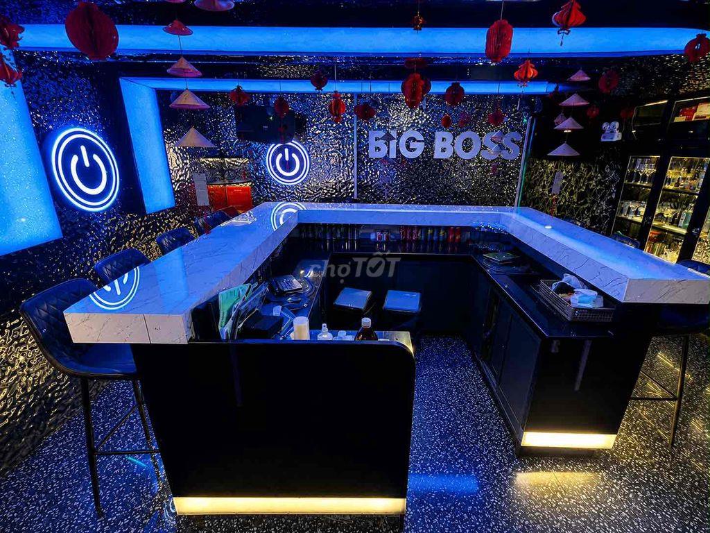 SANG NHƯỢNG QUẦY BAR + QUẦY SOFA VÀ HAI ROOM KARA ở Quận 1
