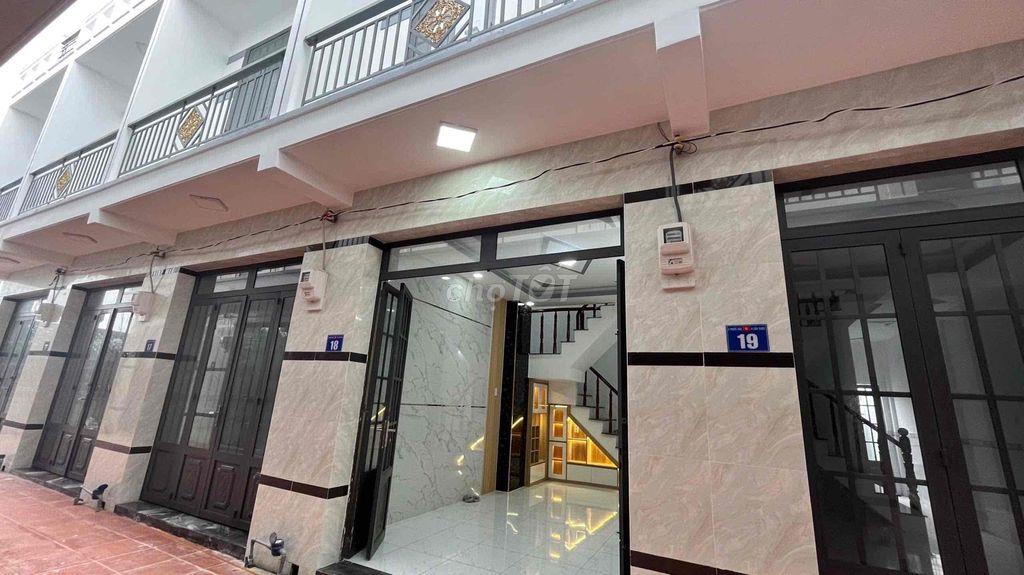 nhà phố 1 trệt 1 lầu , đường đinh đức thiện