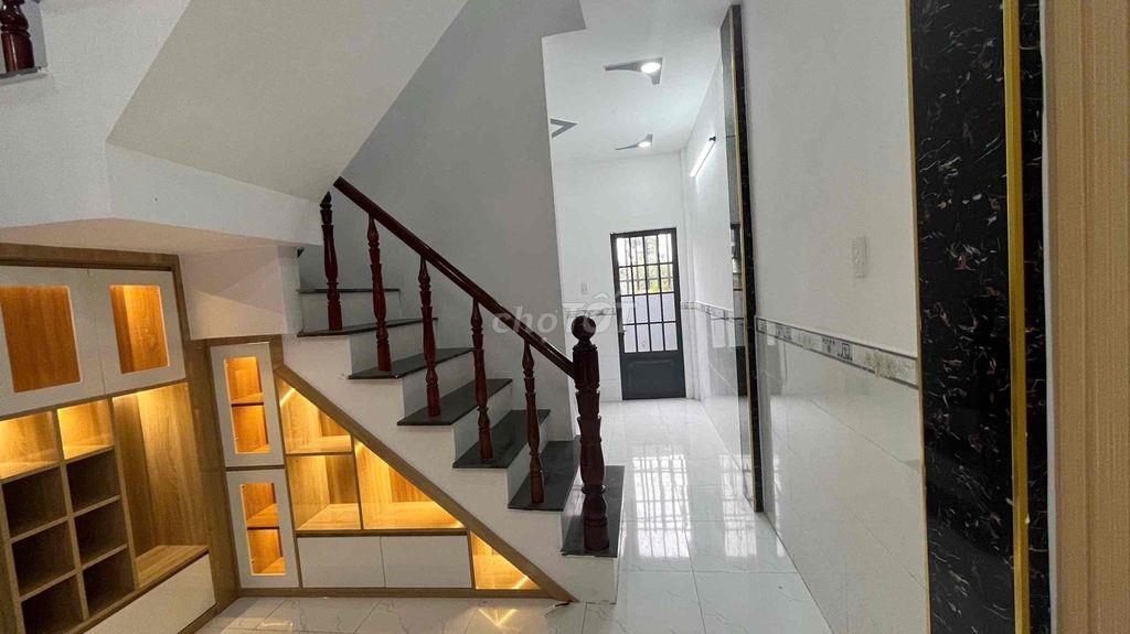nhà phố 1 trệt 1 lầu , đường đinh đức thiện