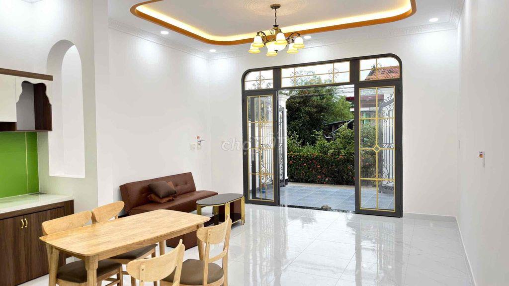 👉 “Nhà Cấp 4 Tân Cổ Điển – Đẹp Sang, Giá Chỉ 1 Tỷ 5”