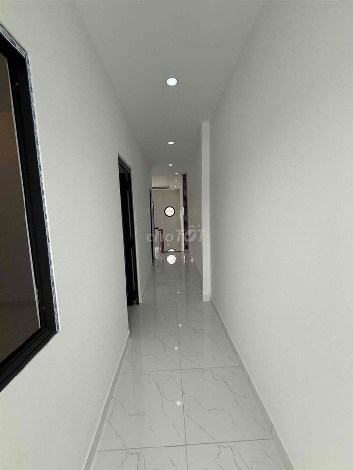 Nhà Phố Đẹp – View Vườn Xanh, Đường Rộng Thoáng