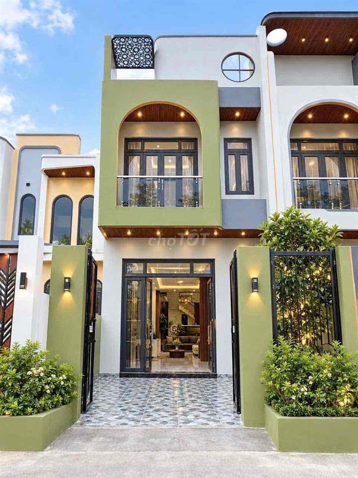 Nhà Phố Đẹp – View Vườn Xanh, Đường Rộng Thoáng