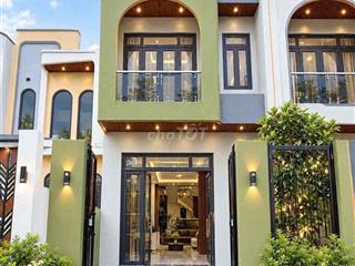 Nhà Phố Đẹp – View Vườn Xanh, Đường Rộng Thoáng
