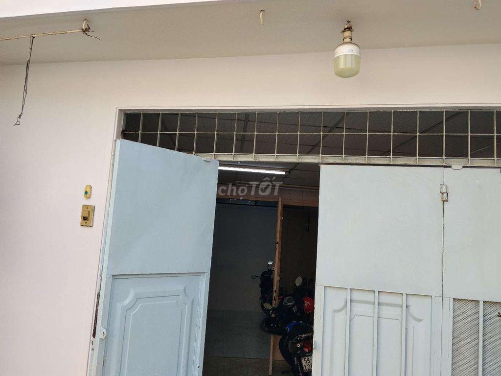 Bán nhà mặt tiền đường 12m.