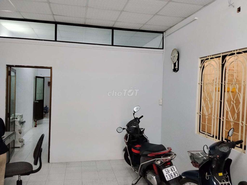 Bán nhà mặt tiền đường 12m.
