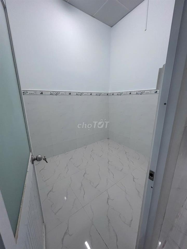 Nhà SHR 50m2, trung tâm TT Hóc Môn, sát bên Lê Thị Hà