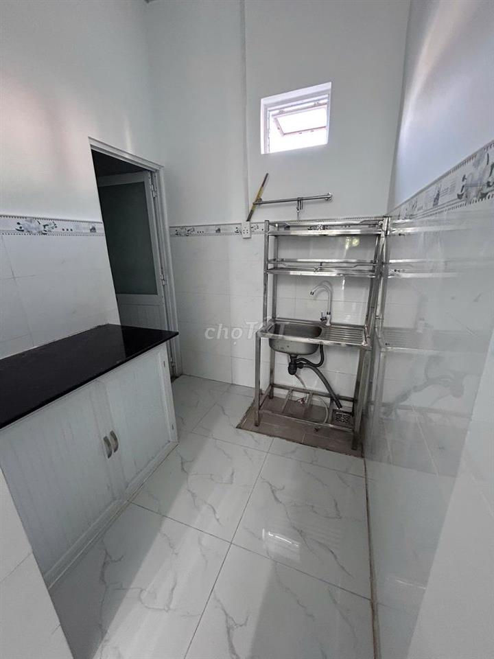 Nhà SHR 50m2, trung tâm TT Hóc Môn, sát bên Lê Thị Hà