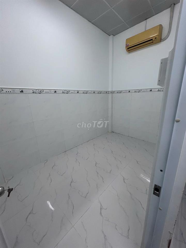 Nhà SHR 50m2, trung tâm TT Hóc Môn, sát bên Lê Thị Hà