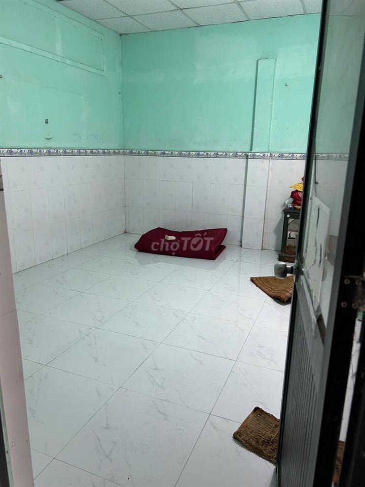Cho thuê nhà nguyên căn, 3 ngủ, 1 kho, dtsd 115m2, TT Hóc Môn