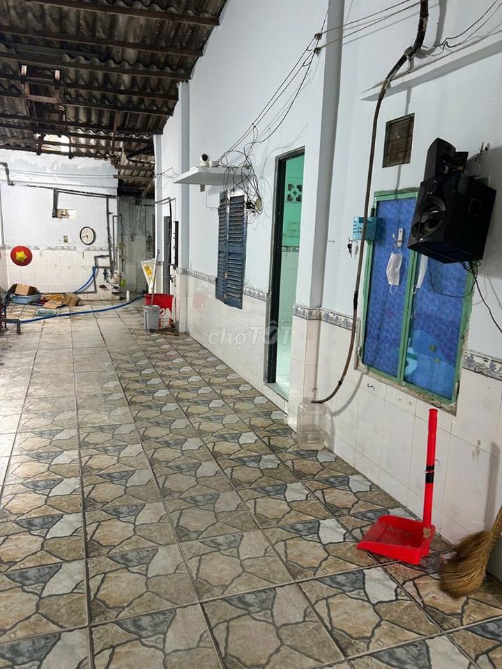 Cho thuê nhà nguyên căn, 3 ngủ, 1 kho, dtsd 115m2, TT Hóc Môn