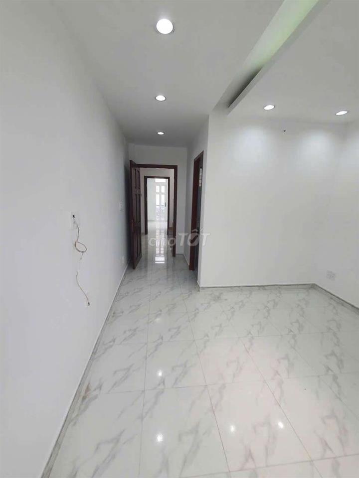 nha cho thuê.4m x 14m 2 làu 4p ngu 4wc