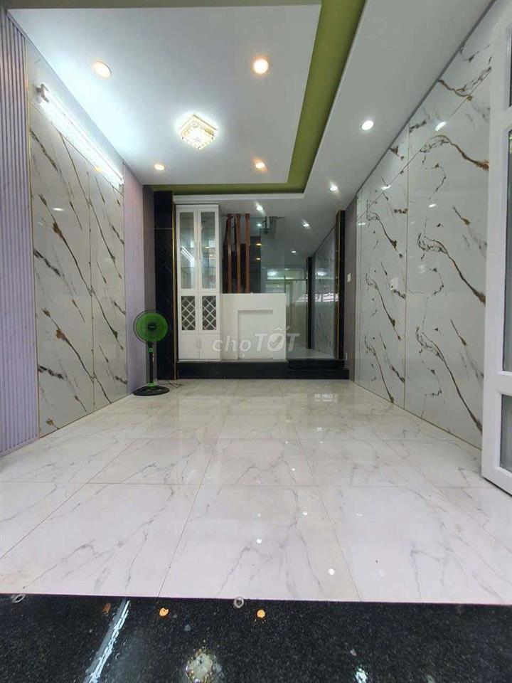 nha cho thuê.4m x 14m 2 làu 4p ngu 4wc