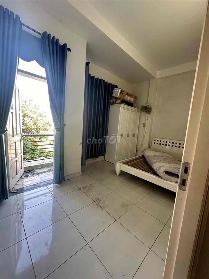 nhà gần trung tâm phố chợ hoà khánh giá siêu rẻ