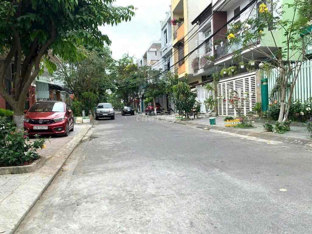 mặt tiền giá rẻ như đất kiệt