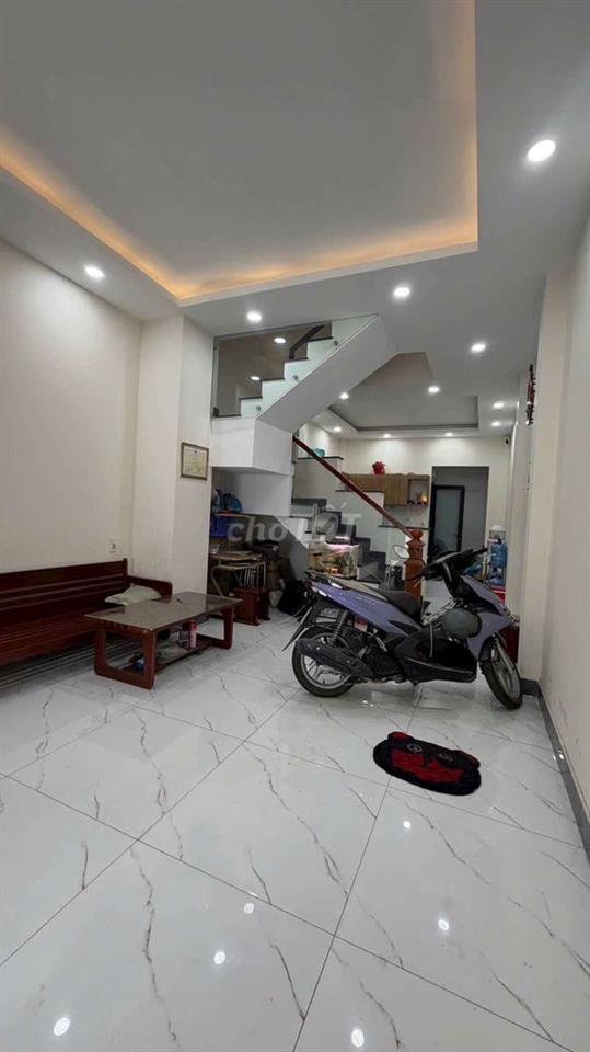 nhà 4 tầng đường nhựa thông 7m
