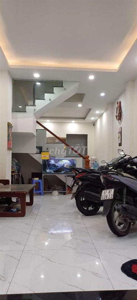 nhà 4 tầng đường nhựa thông 7m