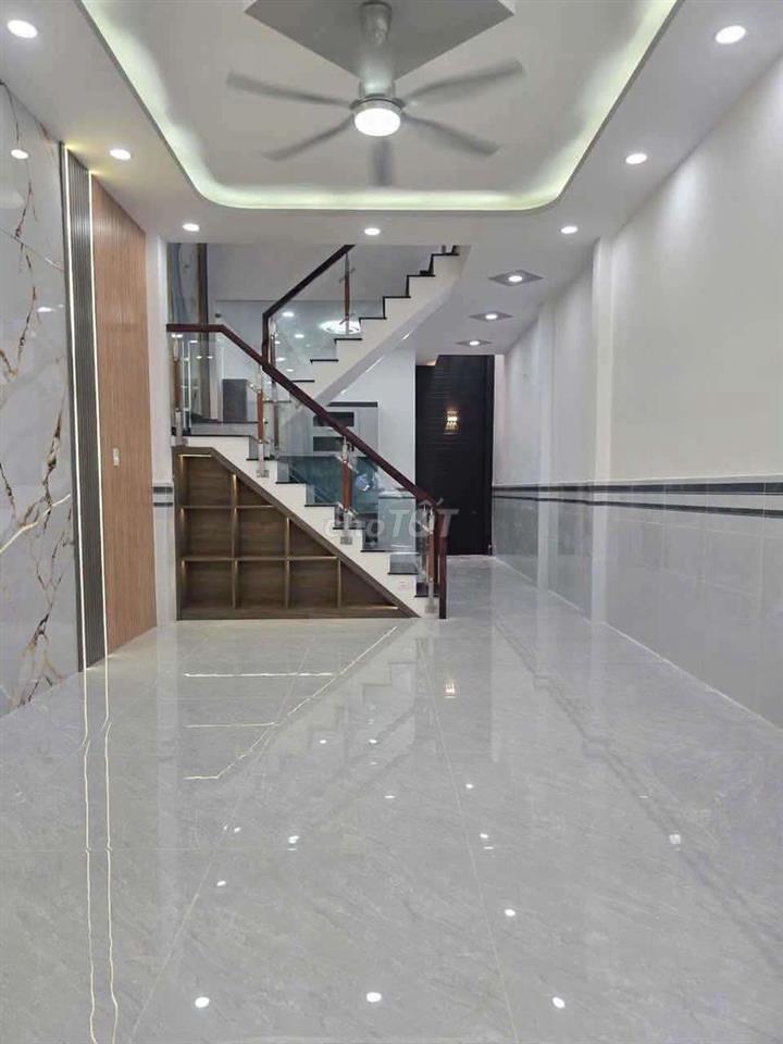 BÁN GẤP 1 TRỆT 1 LẦU 56m2 GIÁ 1TỶ8  ĐƯỜNG LÊ LỢI HUYỆN HÓC MÔN