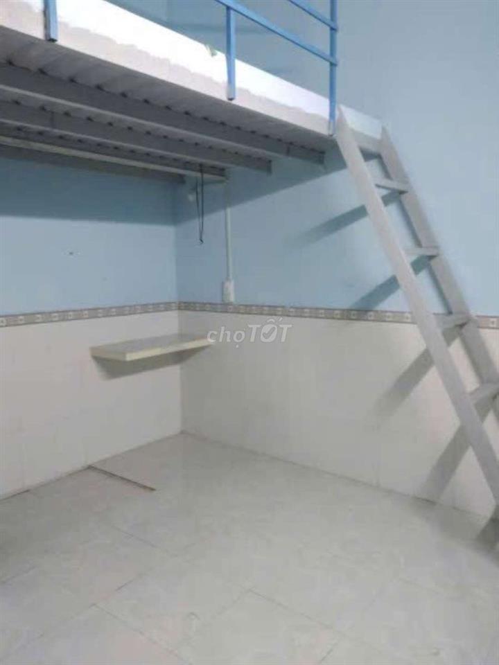 BÁN ĐẤT KÈM DÃY TRỌ 328M2 GIA 1TY8 8P 2KIOT Đ. ĐÔNG THẠNH 6 HÓC MÔN.