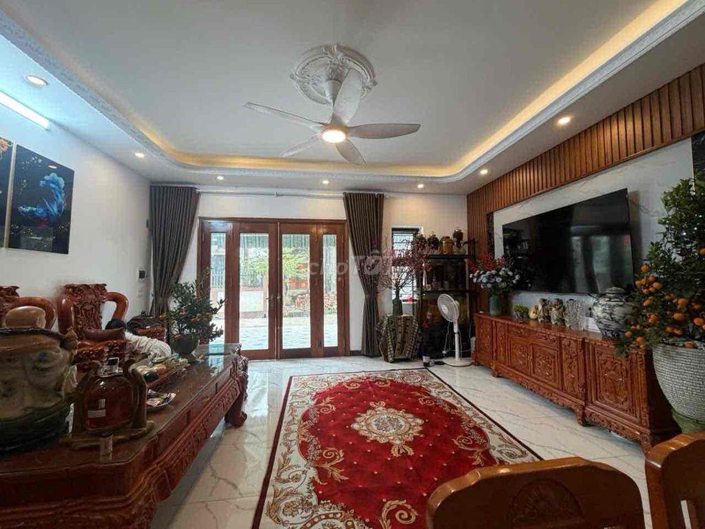 tôi chính chủ cần bán ngôi nhà mới xây 5 tầng pháp lý sổ đỏ sẵn sàng
