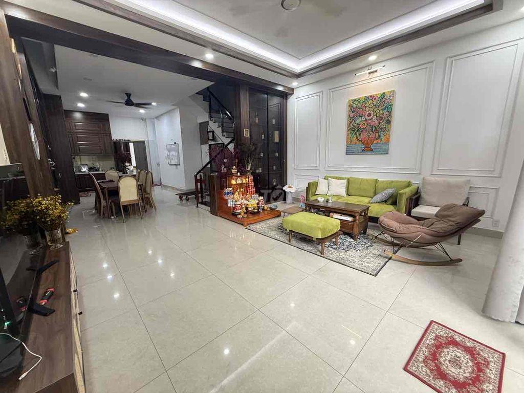 Bán nhà diện tích rộng. phù hợp ở. văn phòng công ty