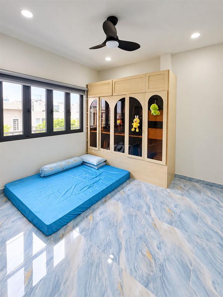 PHÒNG MỚI SẠCH ĐẸP – HẺM 381 LÊ VĂN QUỚI - CÓ BAN CÔNG