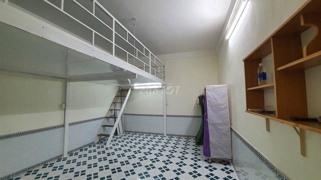 CHO THUÊ CĂN HỘ C/C BÀU CÁT II giá chỉ 4tr5