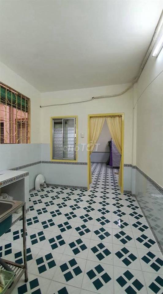 CHO THUÊ CĂN HỘ C/C BÀU CÁT II giá chỉ 4tr5