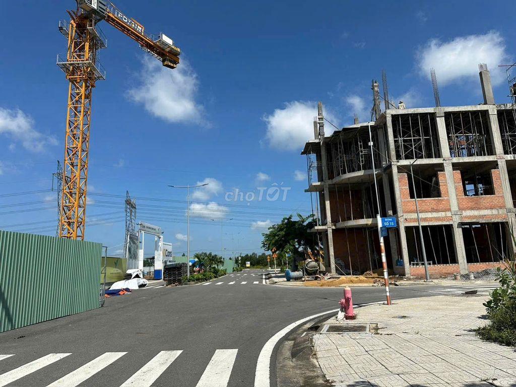 BÁN GẤP NỀN SỔ HỒNG GIÁP TPHCM
