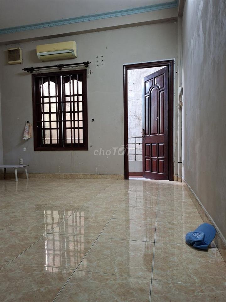 Phòng sinh viên_ Ngay mặt tiền Nơ Trang Long giá rẻ