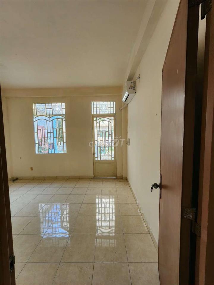 cho thuê phòng sát trường kỷ thuật điện