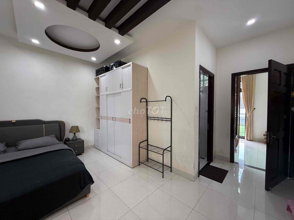 cho nữ thuê phòng trong nhà nguyên căn